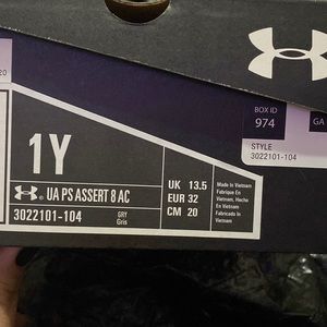 Under armor brand new girls running shoes